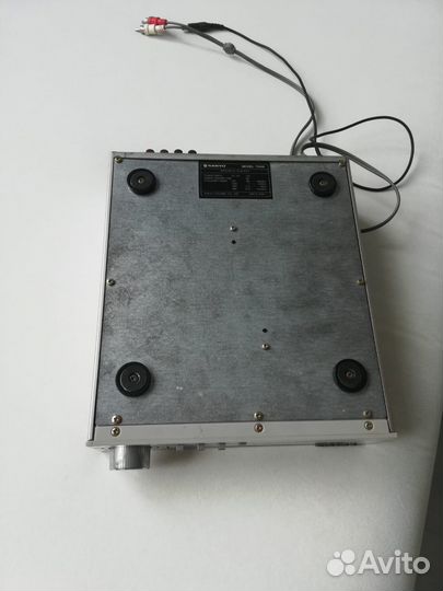 Sanyo T11HK Стерео тюнер (Япония)