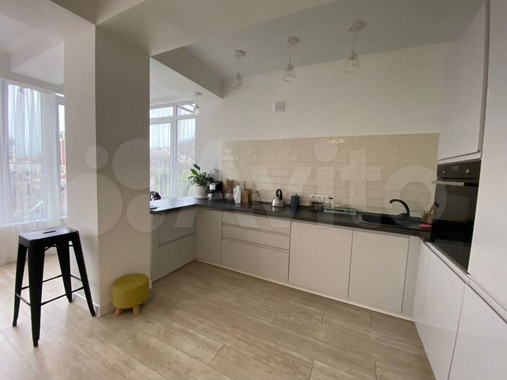 3-к. квартира, 110 м², 1/6 эт.