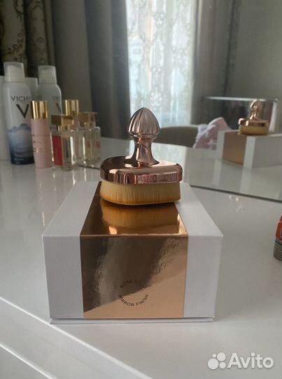 Кисть для макияжа