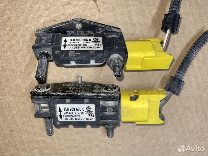 Датчик удара Porsche Cayenne 957 7L0909606D