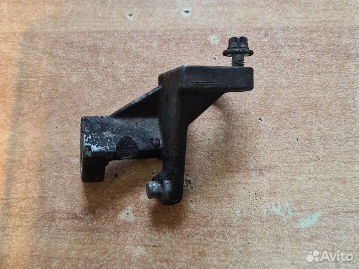 Опель вектра астра зафира крепление дачика коленва