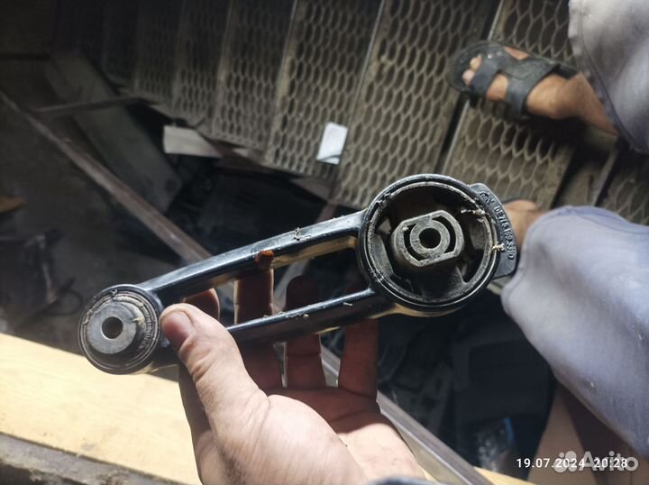 Опора двигателя верхняя Porsche Cayenne 955 957