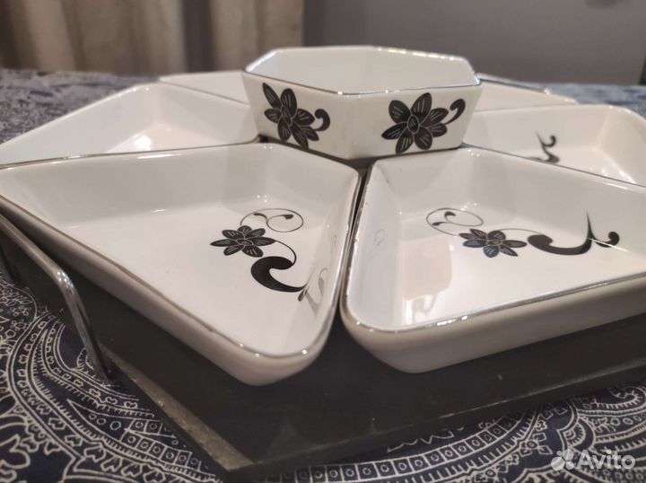 Менажница из 7 предметов на подносе