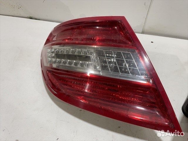 Фонарь задний левый Мерседес w204 C204
