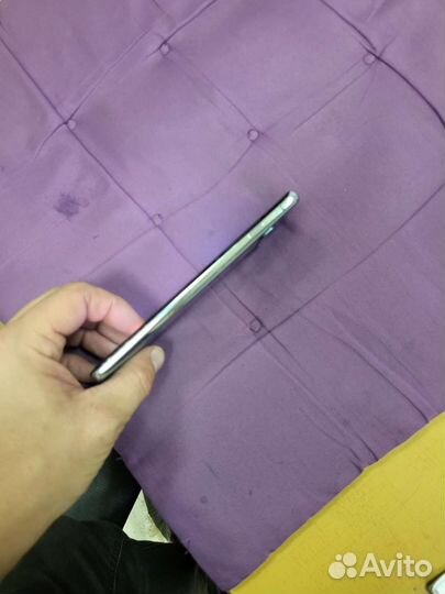 Samsung Galaxy S10, 8/128 ГБ