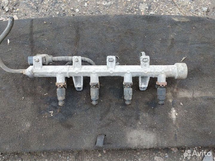 Топливная рампа с форсунками hyundai accent 2004 г