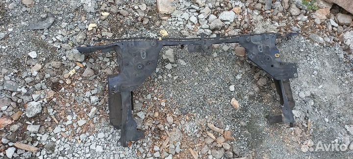 Рамка радиатора, телевизор Mazda Millenia 2000г