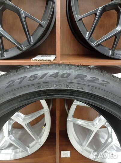 Pirelli Scorpion Winter 275/40 R22 и 315/35 R22 111V