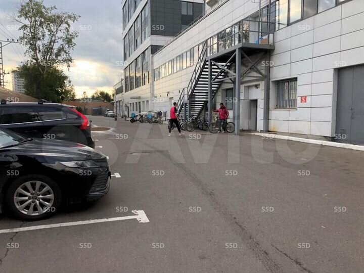 Продам торговое помещение, 204 м²