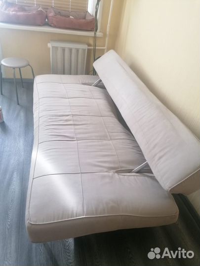 Отдам в дар диван