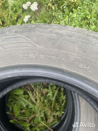 Goodyear EfficientGrip 215/60 R17