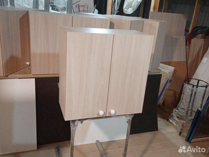 Кухонный навесной шкафчик 60см новый