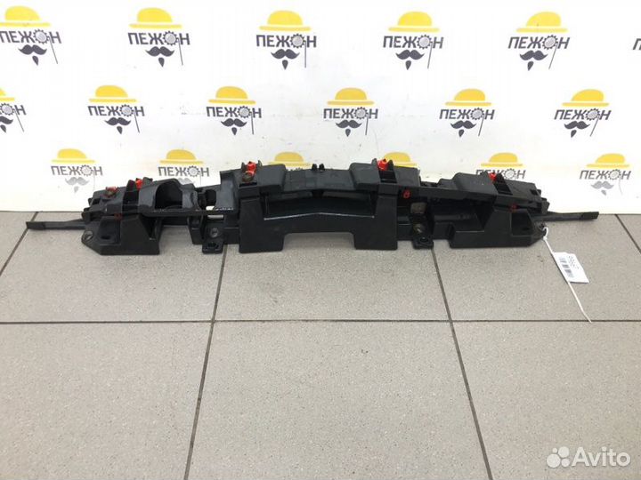 Кронштейн бампера передний Opel Astra P10 2011