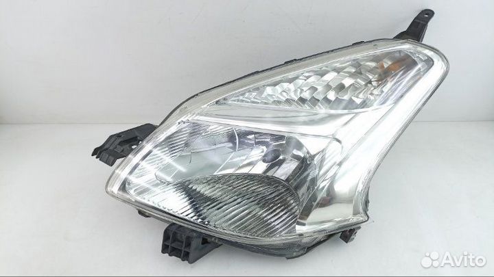 Фара левая Toyota Ractis NCP100