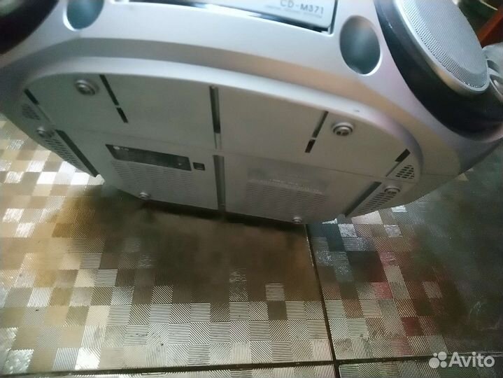 Музыкальный центр (магнитола) LG