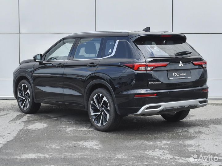 Mitsubishi Outlander 2.5 CVT, 2023, 137 км