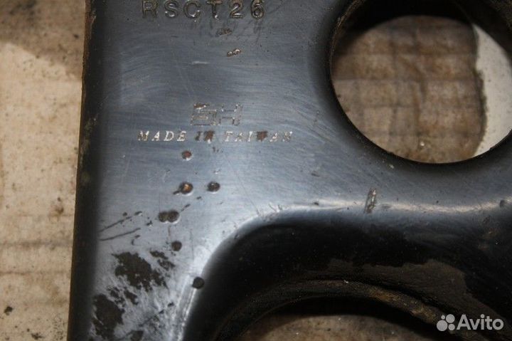 Рычаг передний нижний правый toyota avensis II 200