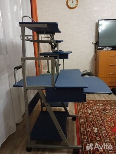 Компьютерный стол