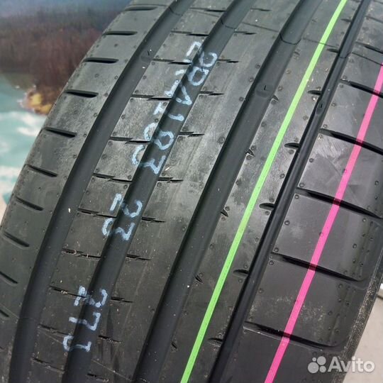 Yokohama Advan Sport V107C 285/40 R22 Y