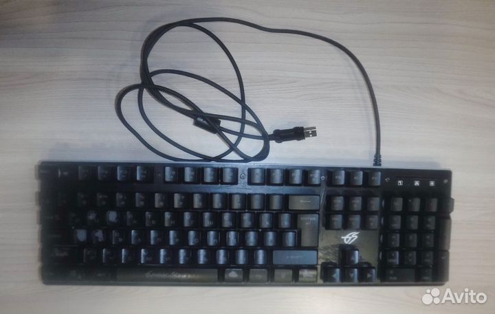 Продам клавиатуру