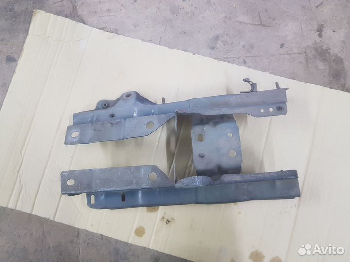 Площадка под акб ford mondeo 3