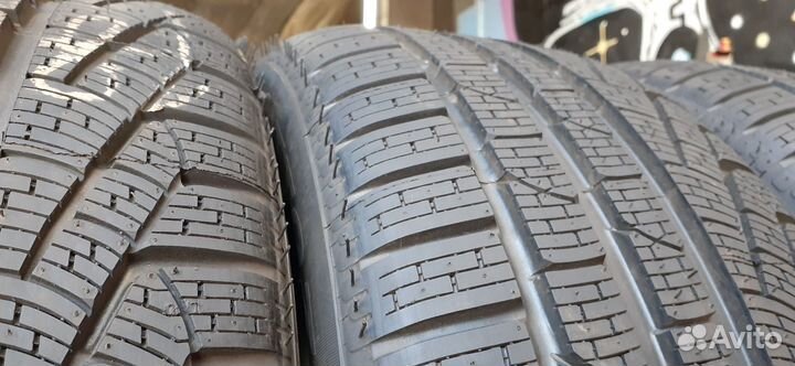 Pirelli Winter Sottozero 240 Serie II 245/45 R18