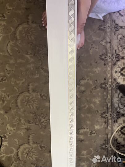 Продам потолочный карниз