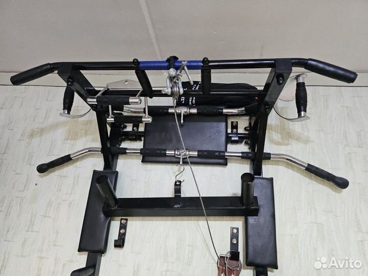 Скамья для жима со стойками и штангой