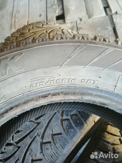 Hankook Winter I'Pike 215/60 R16