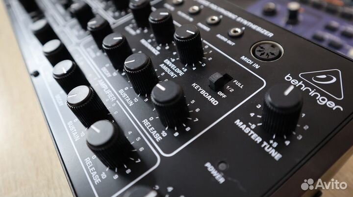 Behringer Pro-800. Аналоговый синтезатор