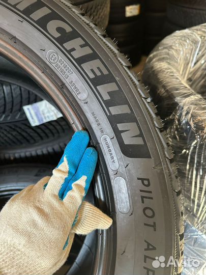 Michelin Pilot Alpin 5 SUV 275/45 R21