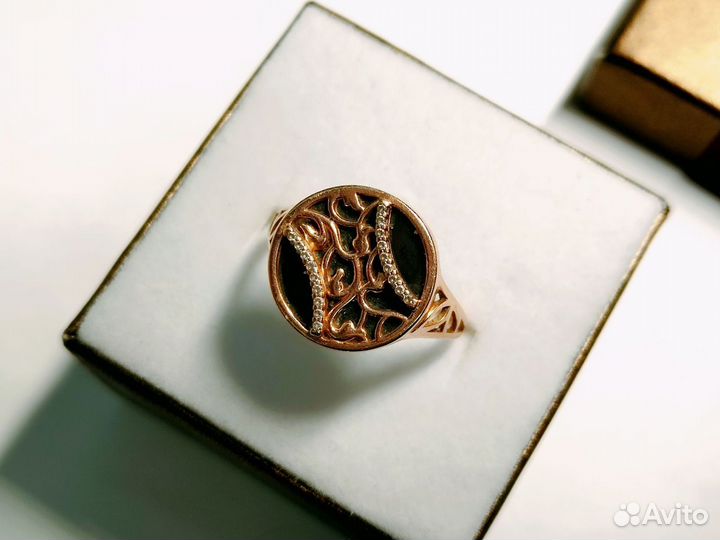 Золотое кольцо с эмалью и фианитами\585\ Т18186