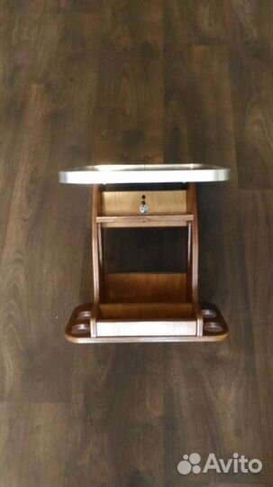 Столик в лодку для эхолота, удочек и акб 18Ач