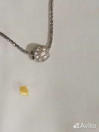 Подвеска из белого золота с фионитами