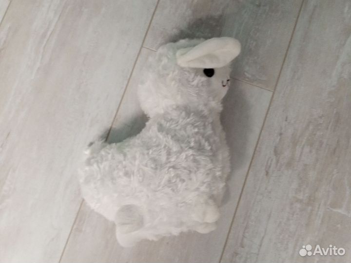 Лама белая 22 см