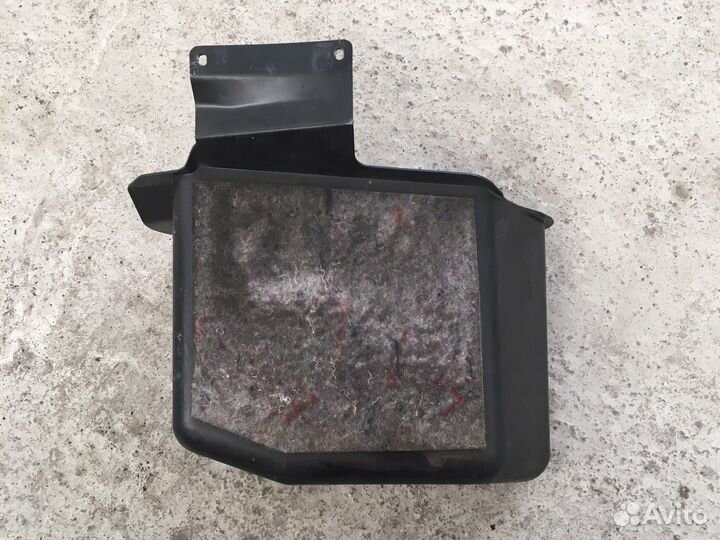 Контейнер в багажник Mercedes W203 (3183)