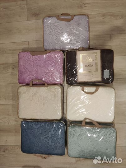 Пледы и покрывало