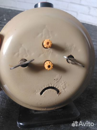 Часы будильник Слава и Янтарь СССР