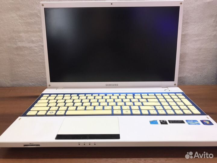 Ноутбук Samsung NP300V5A