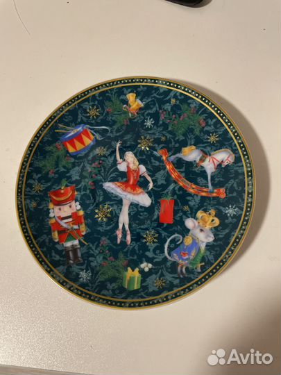 Блюдце щелкунчик