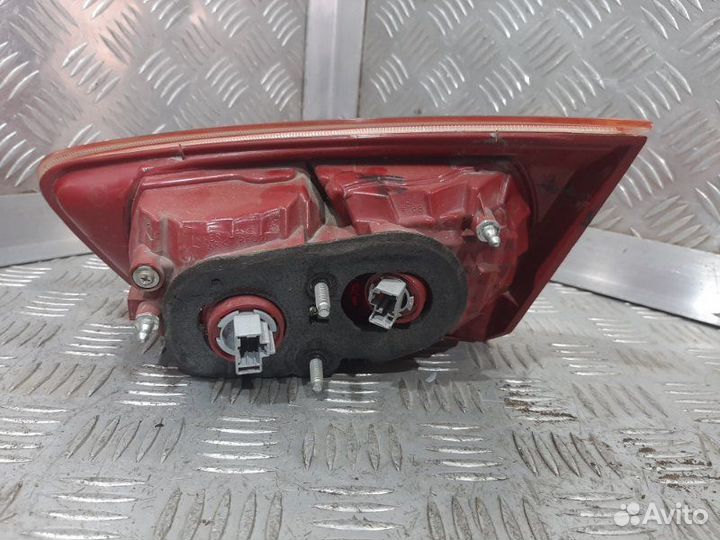 Фонарь внутренний левый Mitsubishi Lancer CY