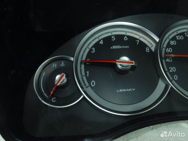 Панель приборов Субару