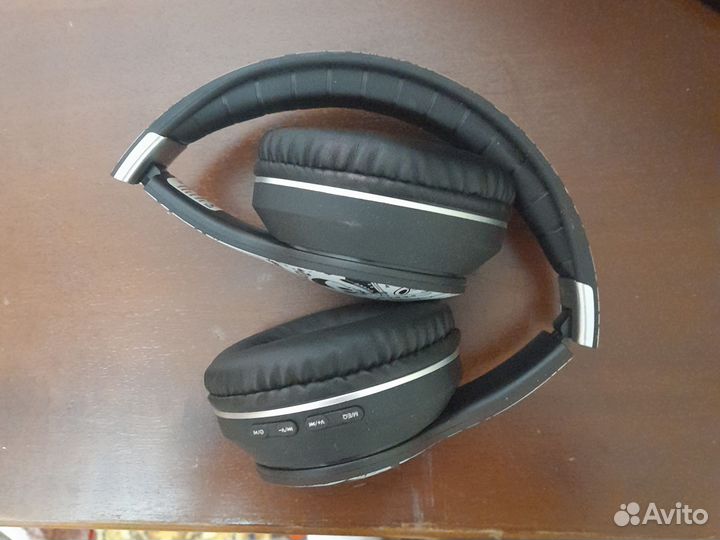 Беспроводные наушники накладные