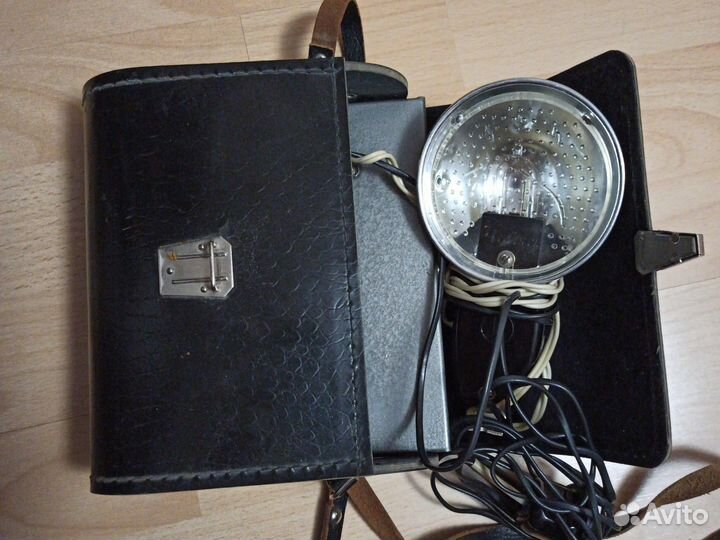 Фотоаппарат СССР вилиа-авто, фотовспышка