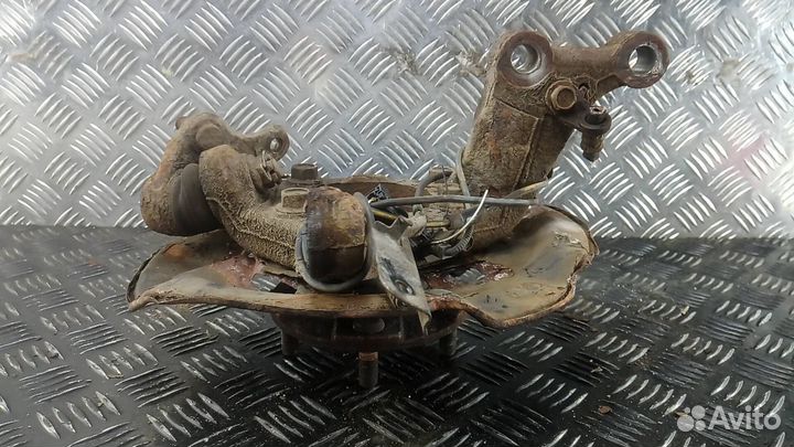 Ступица передняя правая Toyota RAV4 4355042020