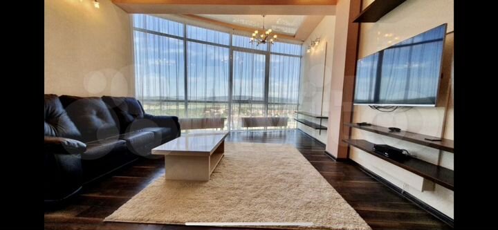 2-к. квартира, 68 м², 14/18 эт.