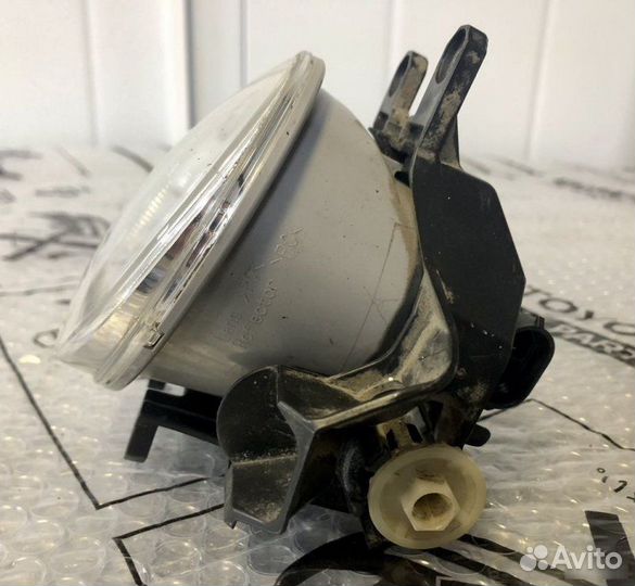 Противотуманка передняя Toyota Rav4 XA50