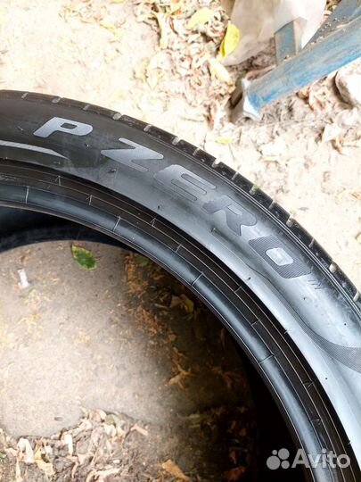 Pirelli P Zero PZ4 315/35 R22 111Y