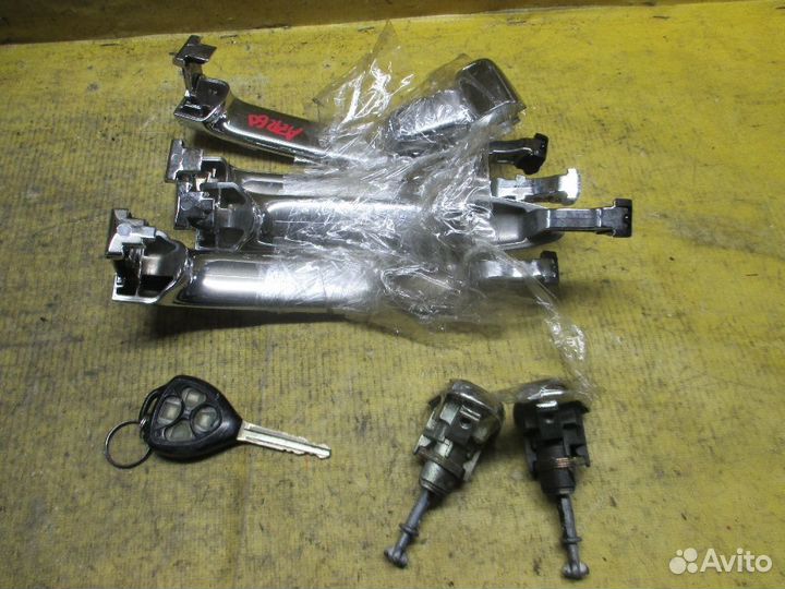 Ручка двери Toyota Noah AZR60G