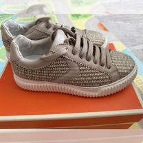 Кроссовки и кеды женские 36